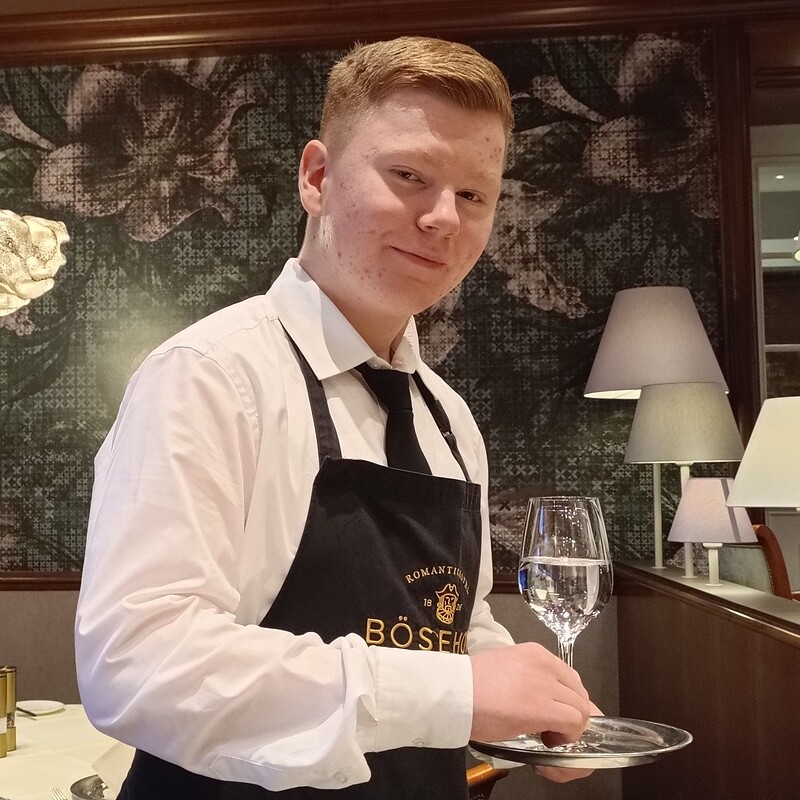 Apprenticeship as a specialist for restaurants & event catering (m/f/d)